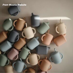 GUC: 3 MUSHIE SILICONE TRAINING CUPS IN LILAC, NATURAL AND TRADEWINDS BLUE (O/S)